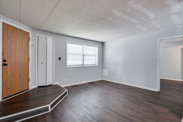 1486 W Jefferson Avenue D, Naperville, IL 60540