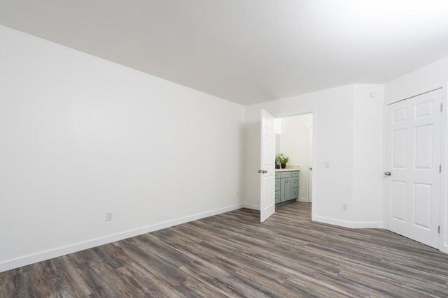 1040 E Washington Ave 30, Escondido, CA 92025