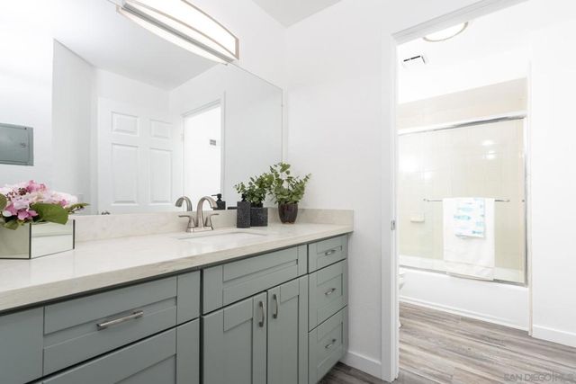 1040 E Washington Ave 30, Escondido, CA 92025