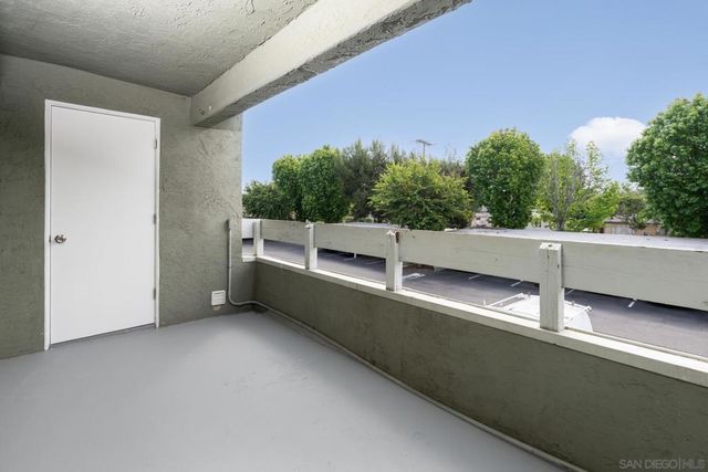 1040 E Washington Ave 30, Escondido, CA 92025