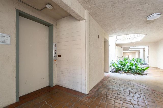 1040 E Washington Ave 30, Escondido, CA 92025