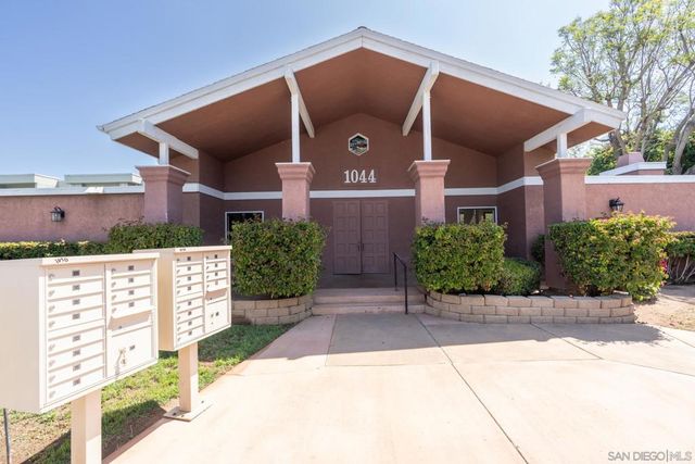 1040 E Washington Ave 30, Escondido, CA 92025