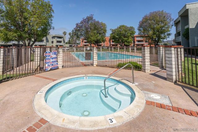 1040 E Washington Ave 30, Escondido, CA 92025