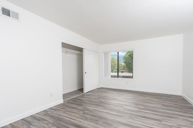 1040 E Washington Ave 30, Escondido, CA 92025