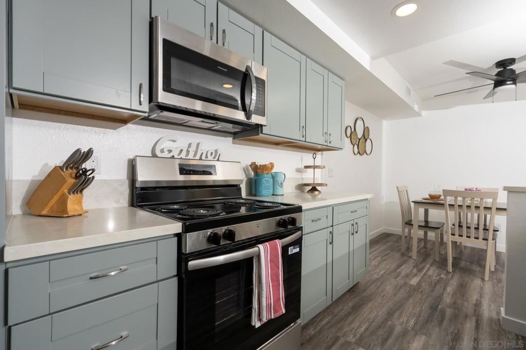 1040 E Washington Ave 30, Escondido, CA 92025