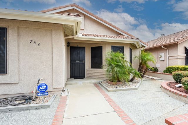 752 La Regal, Hemet, CA 92545