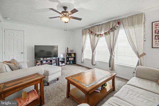 605 WILLOW DR, Green Lane, PA 18054