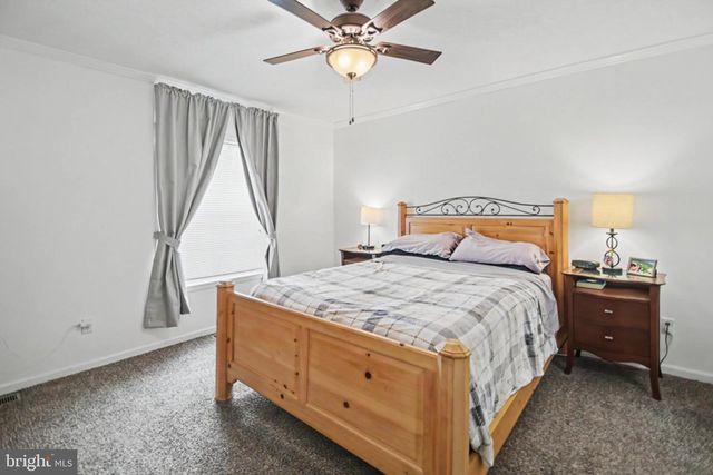 605 WILLOW DR, Green Lane, PA 18054