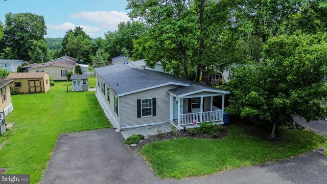 605 WILLOW DR, Green Lane, PA 18054