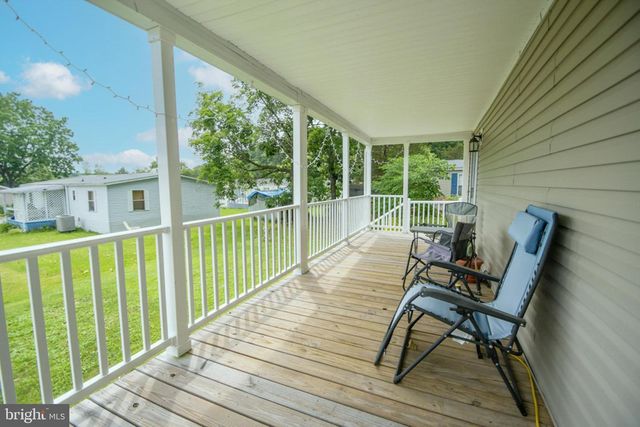 605 WILLOW DR, Green Lane, PA 18054