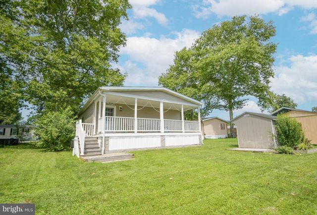 605 WILLOW DR, Green Lane, PA 18054