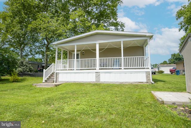 605 WILLOW DR, Green Lane, PA 18054