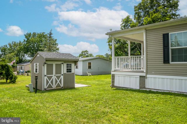 605 WILLOW DR, Green Lane, PA 18054