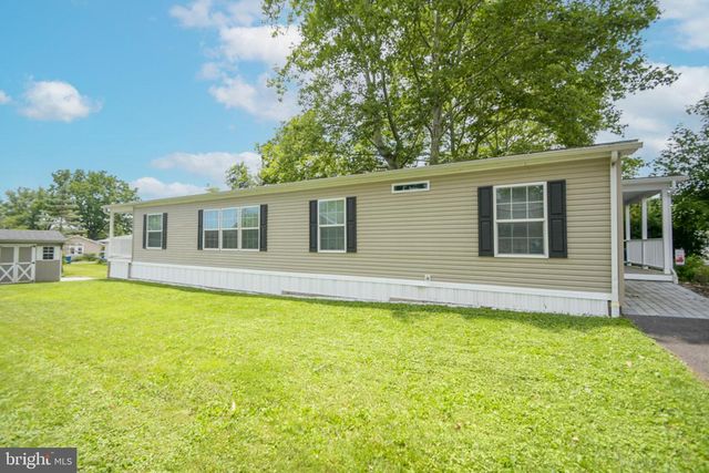 605 WILLOW DR, Green Lane, PA 18054