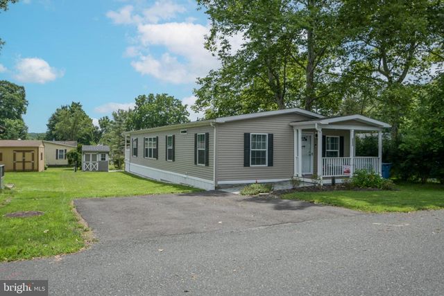 605 WILLOW DR, Green Lane, PA 18054