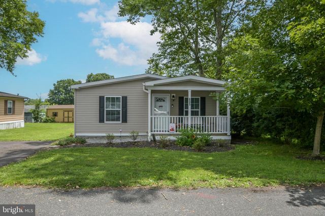 605 WILLOW DR, Green Lane, PA 18054
