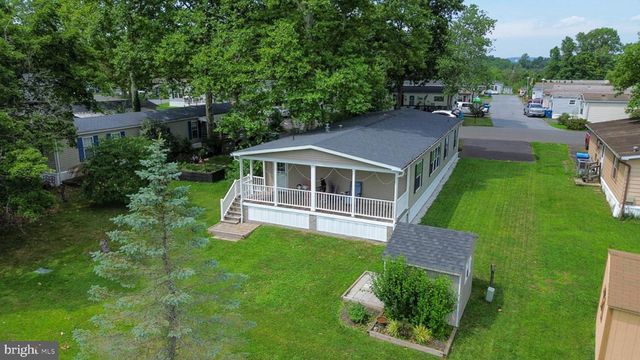 605 WILLOW DR, Green Lane, PA 18054