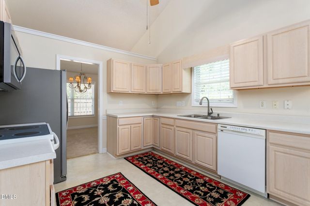 692 Huntingdon Street, Elon, NC 27244