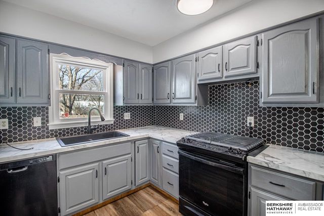 4021 N 11 Street, Lincoln, NE 68521