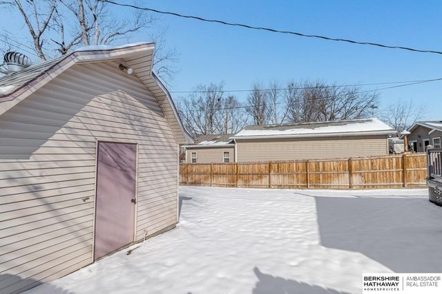 4021 N 11 Street, Lincoln, NE 68521