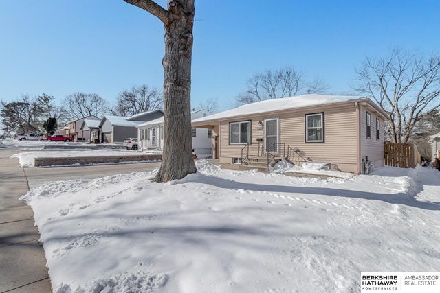 4021 N 11 Street, Lincoln, NE 68521