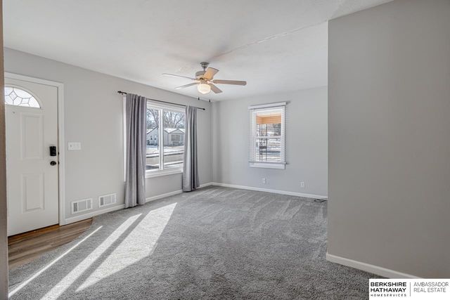 4021 N 11 Street, Lincoln, NE 68521