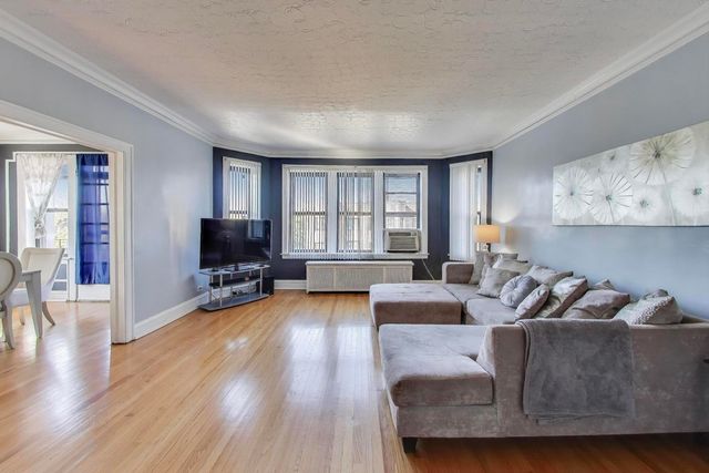 6859 S Paxton Avenue 3, Chicago, IL 60649