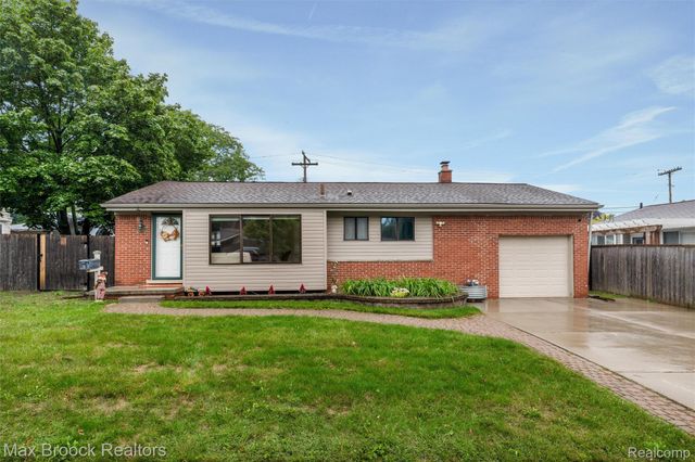 1136 N Selfridge Boulevard, Clawson, MI 48017