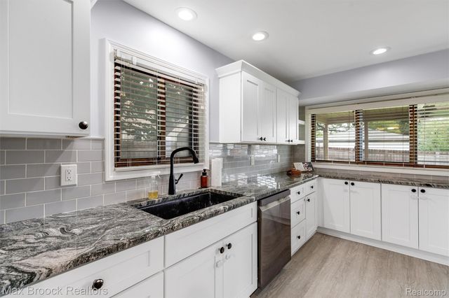 1136 N Selfridge Boulevard, Clawson, MI 48017