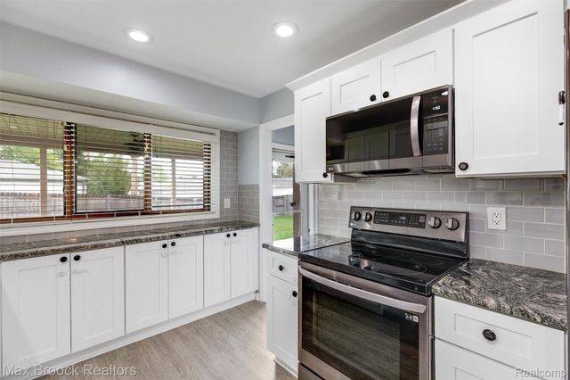 1136 N Selfridge Boulevard, Clawson, MI 48017