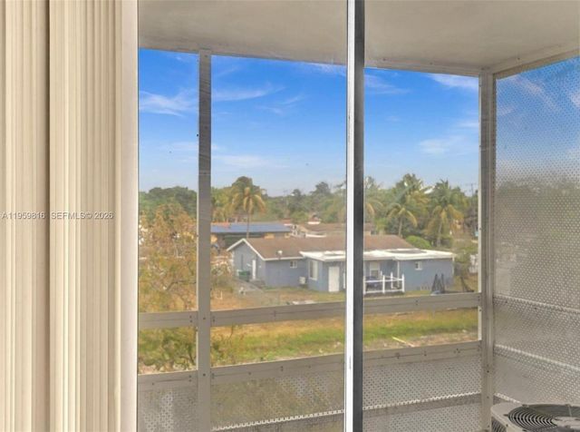 4731 NW 10th Ct 316, Plantation, FL 33313