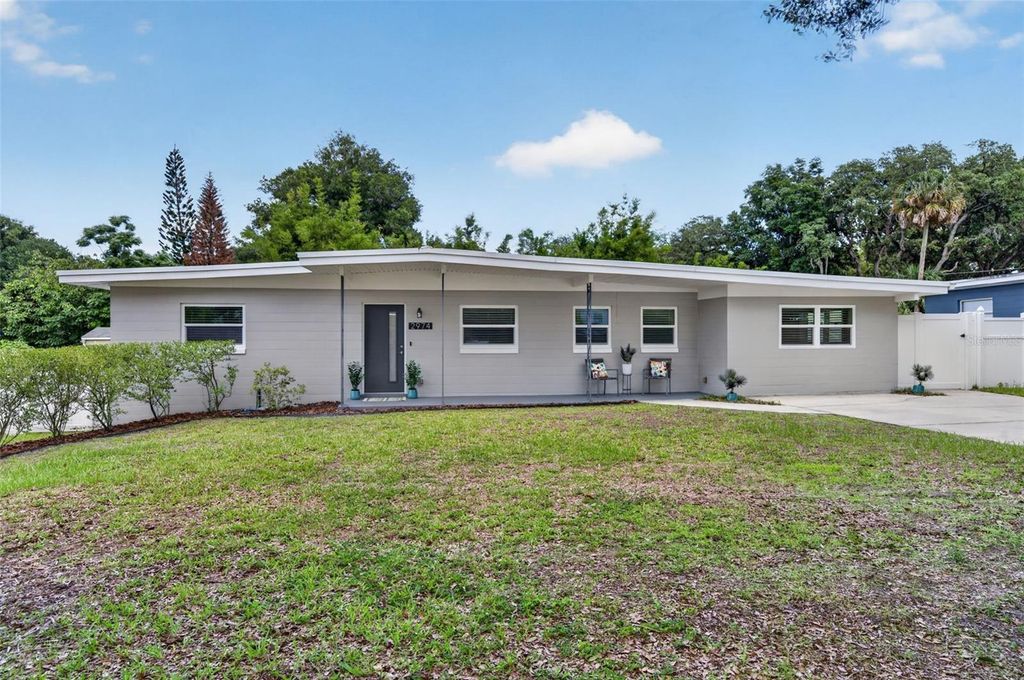 Image 1 of property listing at 2974 CHANTILLY AVENUE, Winter Park, FL 32789