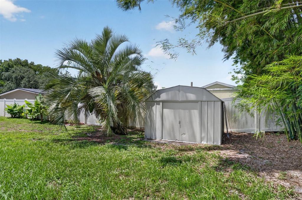 Image 25 of property listing at 2974 CHANTILLY AVENUE, Winter Park, FL 32789