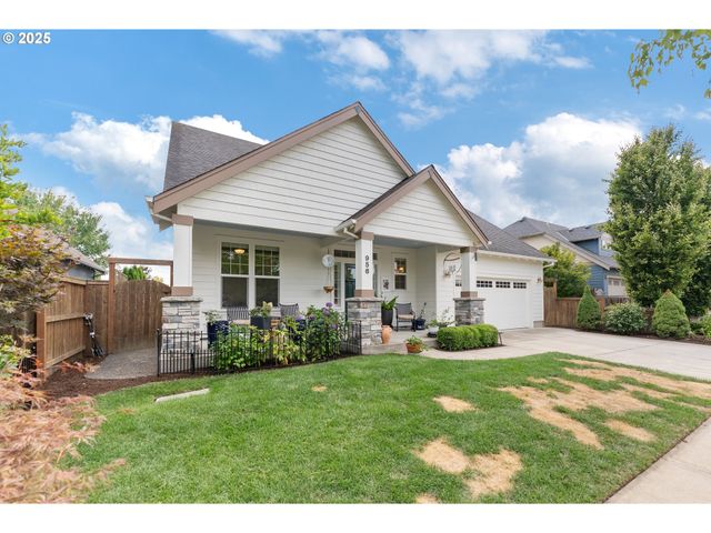 956 Ne SAMSON St, Mc Minnville, OR 97128