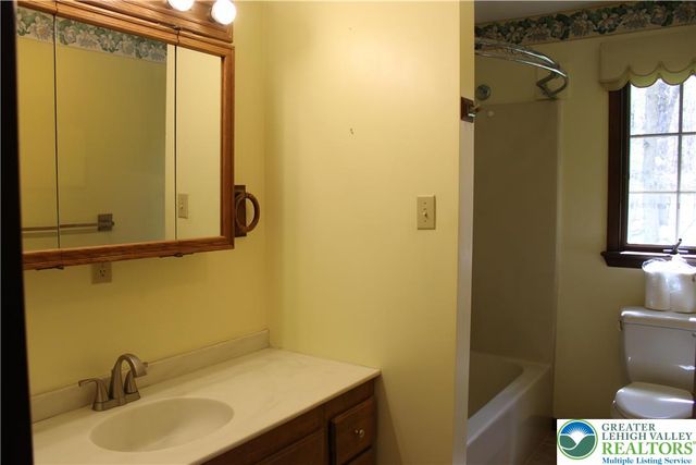 160 White Oak Drive, Penn Forest Twp, PA 18229