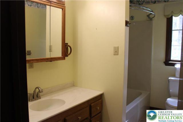 160 White Oak Drive, Penn Forest Twp, PA 18229