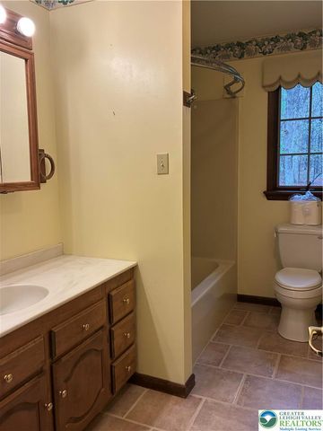 160 White Oak Drive, Penn Forest Twp, PA 18229