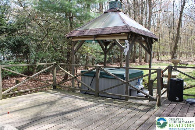 160 White Oak Drive, Penn Forest Twp, PA 18229