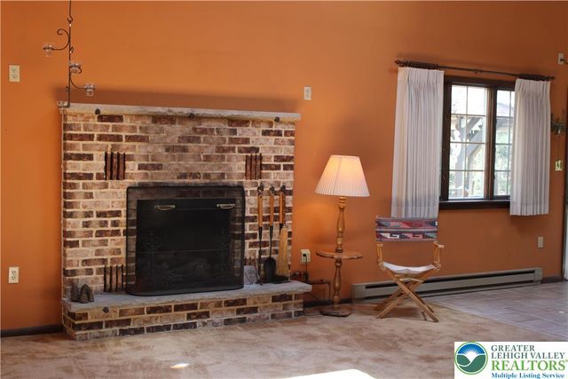 160 White Oak Drive, Penn Forest Twp, PA 18229