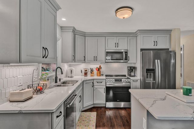 5743 Pine Acres LN, Roanoke, VA 24018