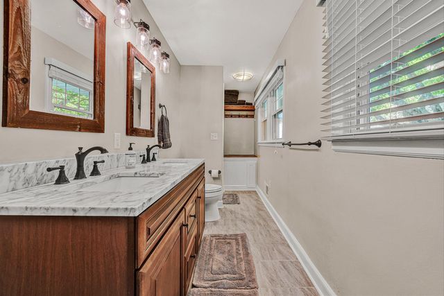 5743 Pine Acres LN, Roanoke, VA 24018