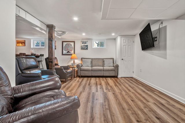 5743 Pine Acres LN, Roanoke, VA 24018