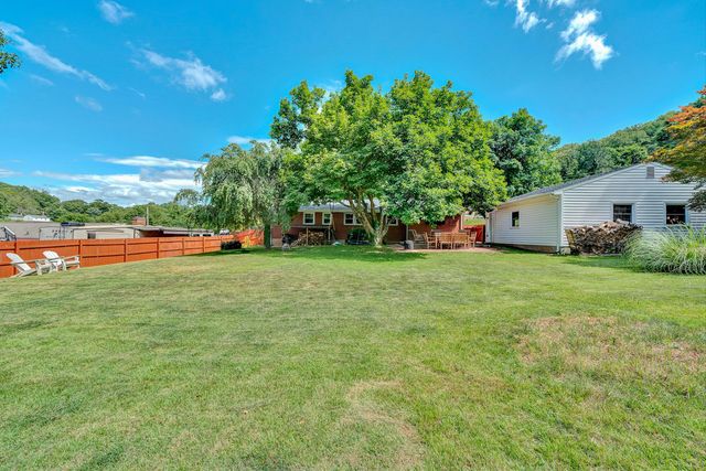 5743 Pine Acres LN, Roanoke, VA 24018
