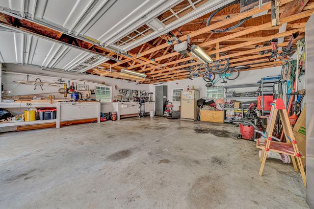 5743 Pine Acres LN, Roanoke, VA 24018