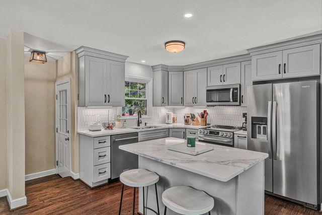 5743 Pine Acres LN, Roanoke, VA 24018