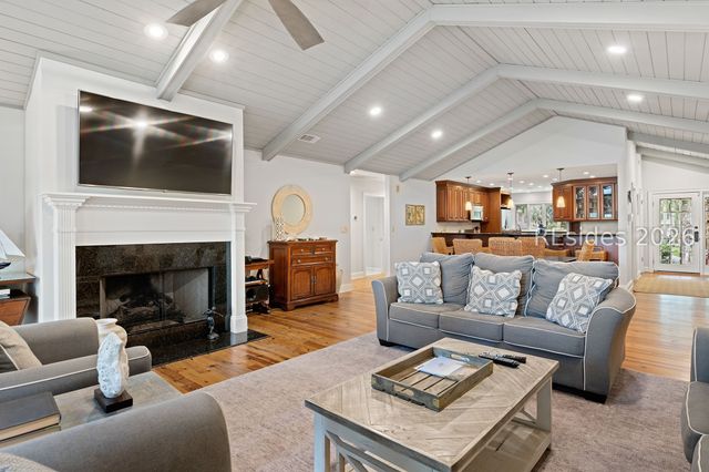 15 Promontory Ct, Hilton Head Island, SC 29928