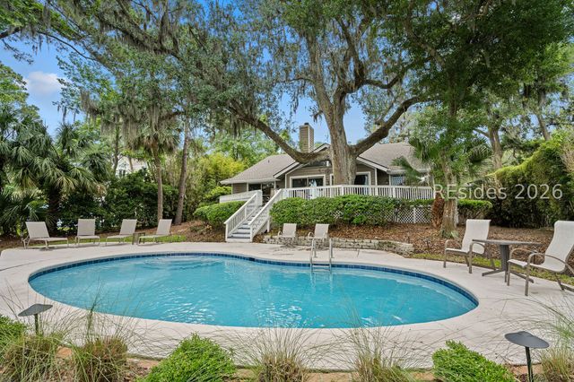 15 Promontory Ct, Hilton Head Island, SC 29928