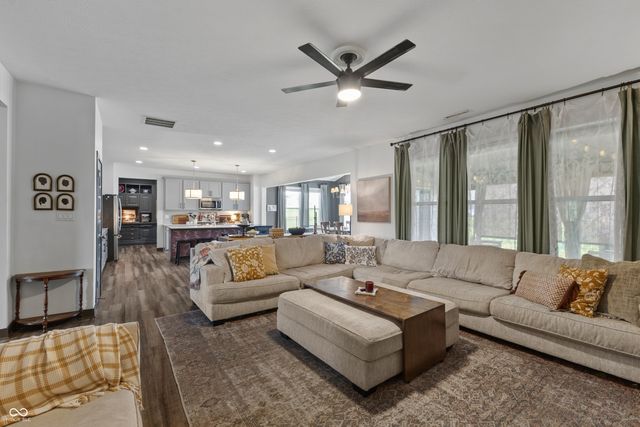 4252 Lauder Road, Bargersville, IN 46106