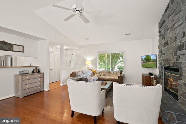 7471 CEDAR KNOLLS DR, Warrenton, VA 20187