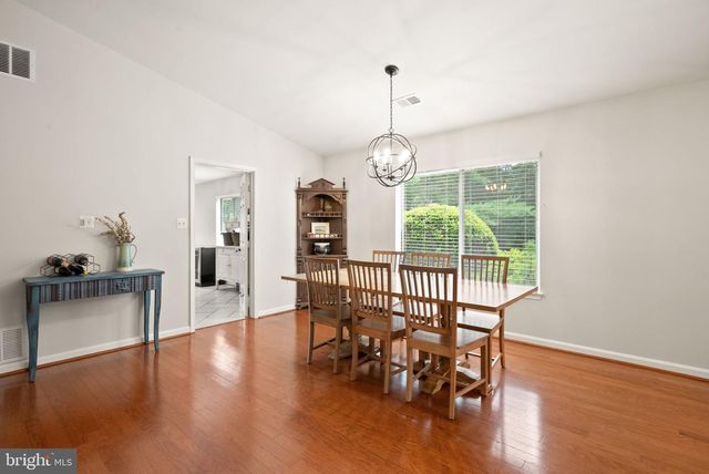 7471 CEDAR KNOLLS DR, Warrenton, VA 20187